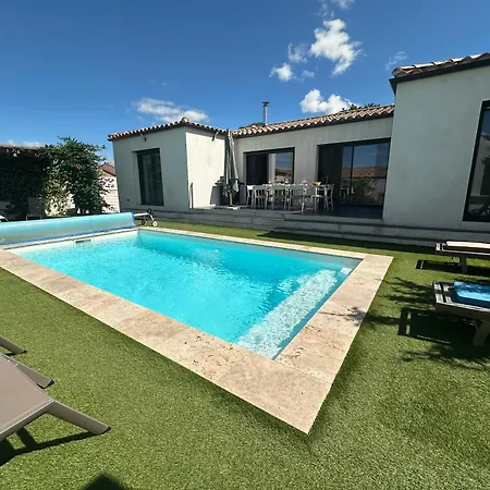 Charmante - Piscine - 3 - Cloturee *