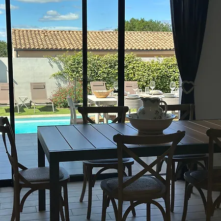 Charmante - Piscine - 3 - Cloturee